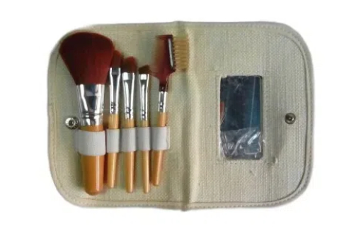 Travel brush set